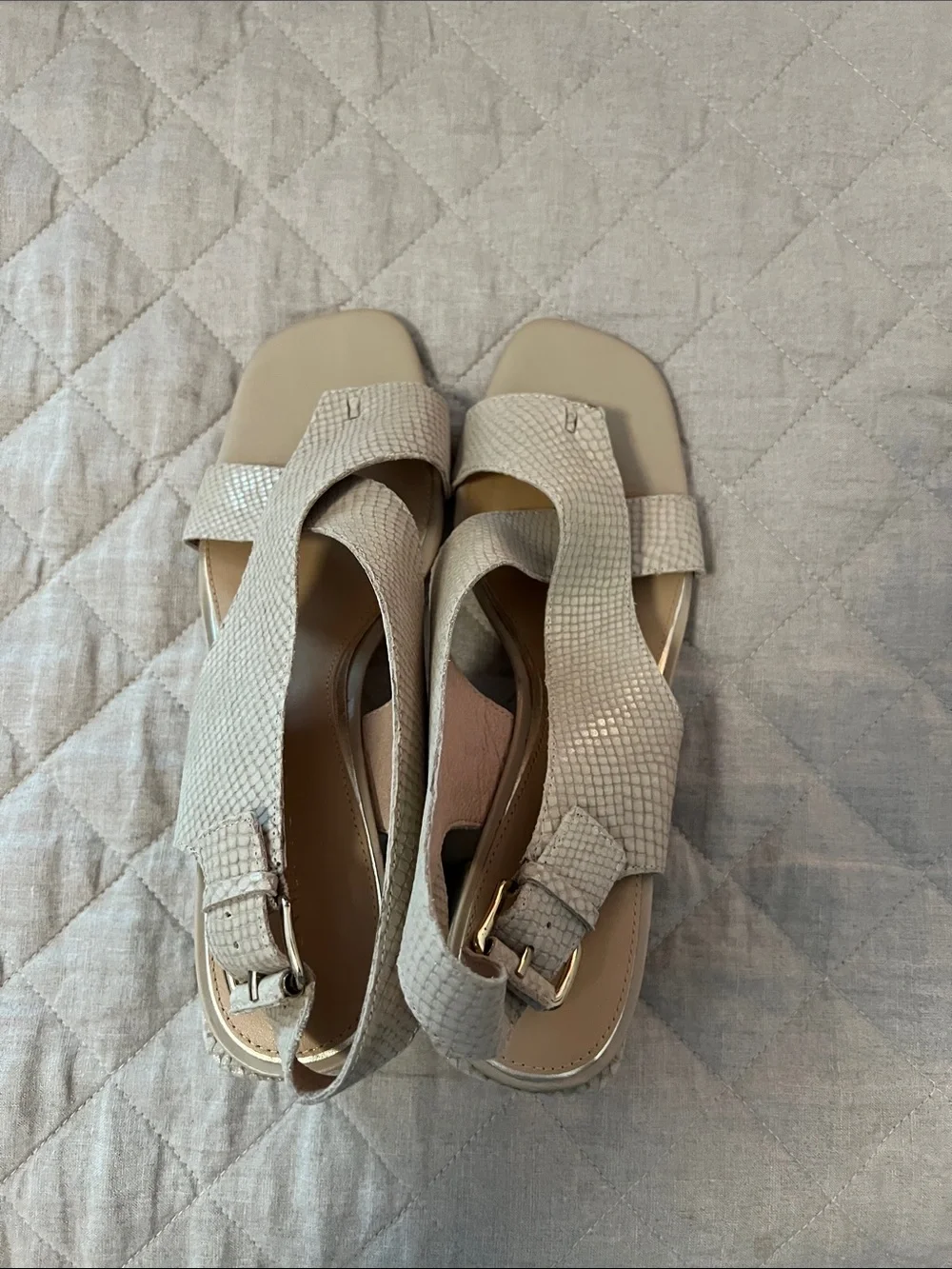 Donald J. Pliner Cream Textured Slingback Heels